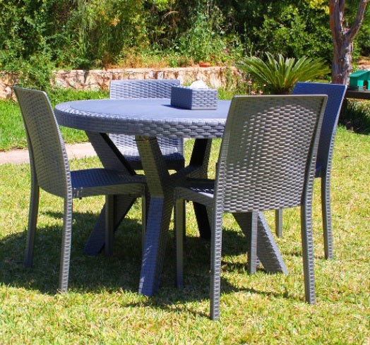 The Queen Mate (Table & 4 Chairs)