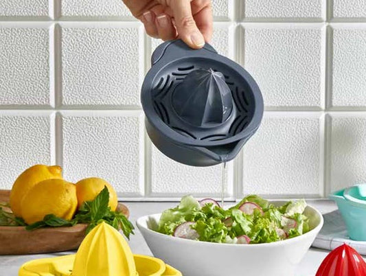 Classic Simple Lemon Squeezer