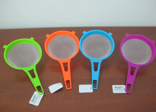 Plastic Mesh Strainer 16 cm
