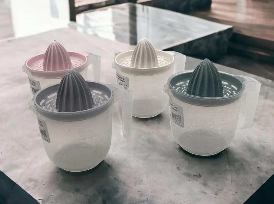 Armada Lemon Squeezer with Measuring Cup 850 ml