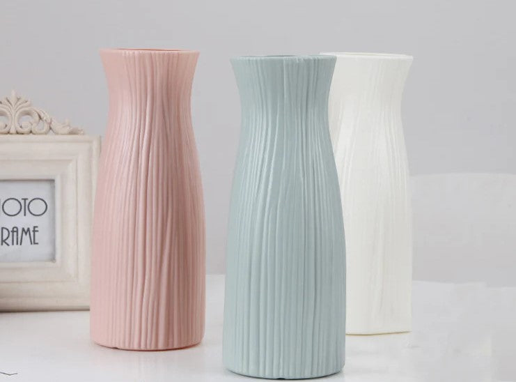 Plastic Vase Ceramic Look Lined 20 cm