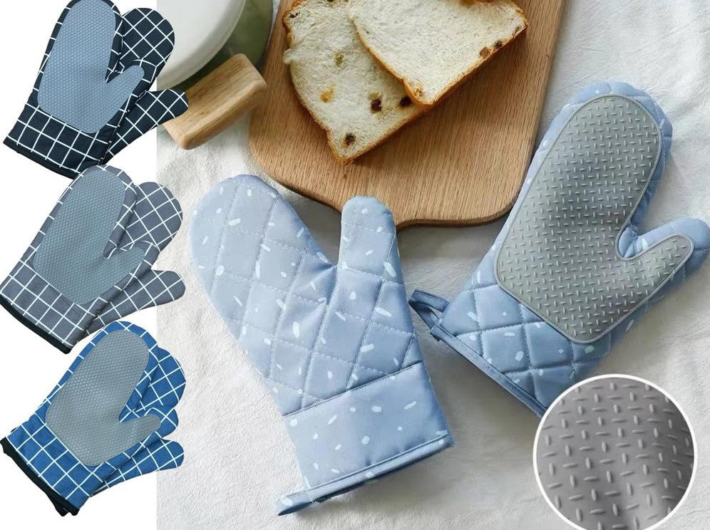 Set of 2 High Quality Mitten with Silicon Exterior