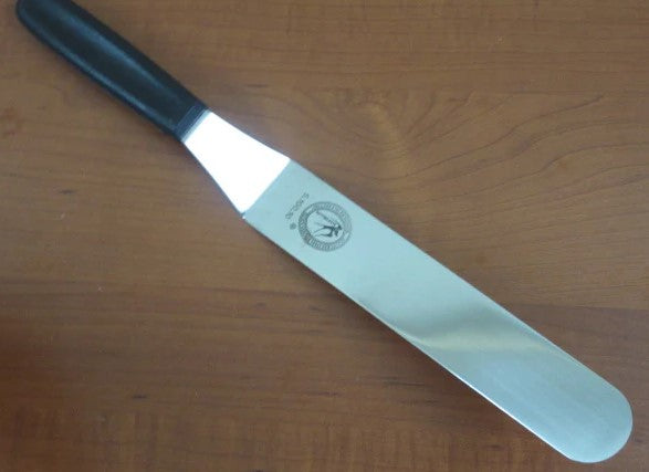 Angled Spatula with Black Handle 25.4cm